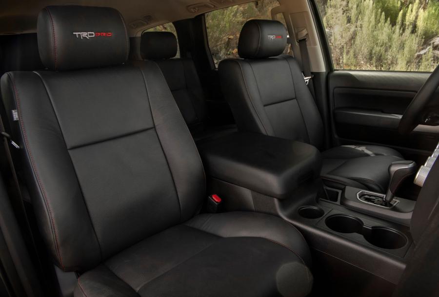 Интерьер Toyota Sequoia TRD Pro 2019 года  (фото 14 из 42)